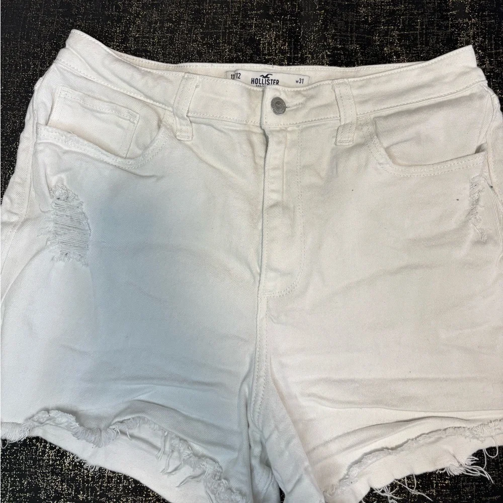 Hollister Women White Denim Curvy High Rise Mom Shorts